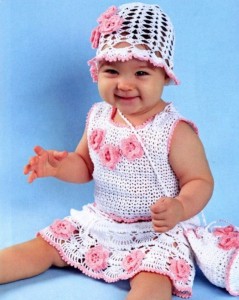 О вязании 1-239x300 Вяжем детям. Топ, юбочка, шляпка и сумочка Вяжем детям Вяжем топ Крючок Новости Панамки, бейсболки Сумки